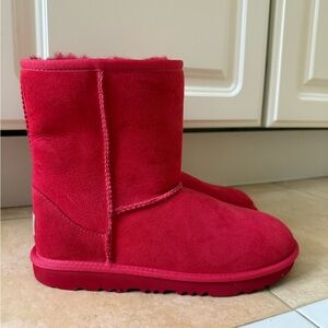 UGG Kids Boots in Vibrant Red